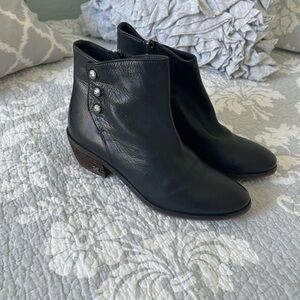 EUC Sam Edelman black leather booties, size 7